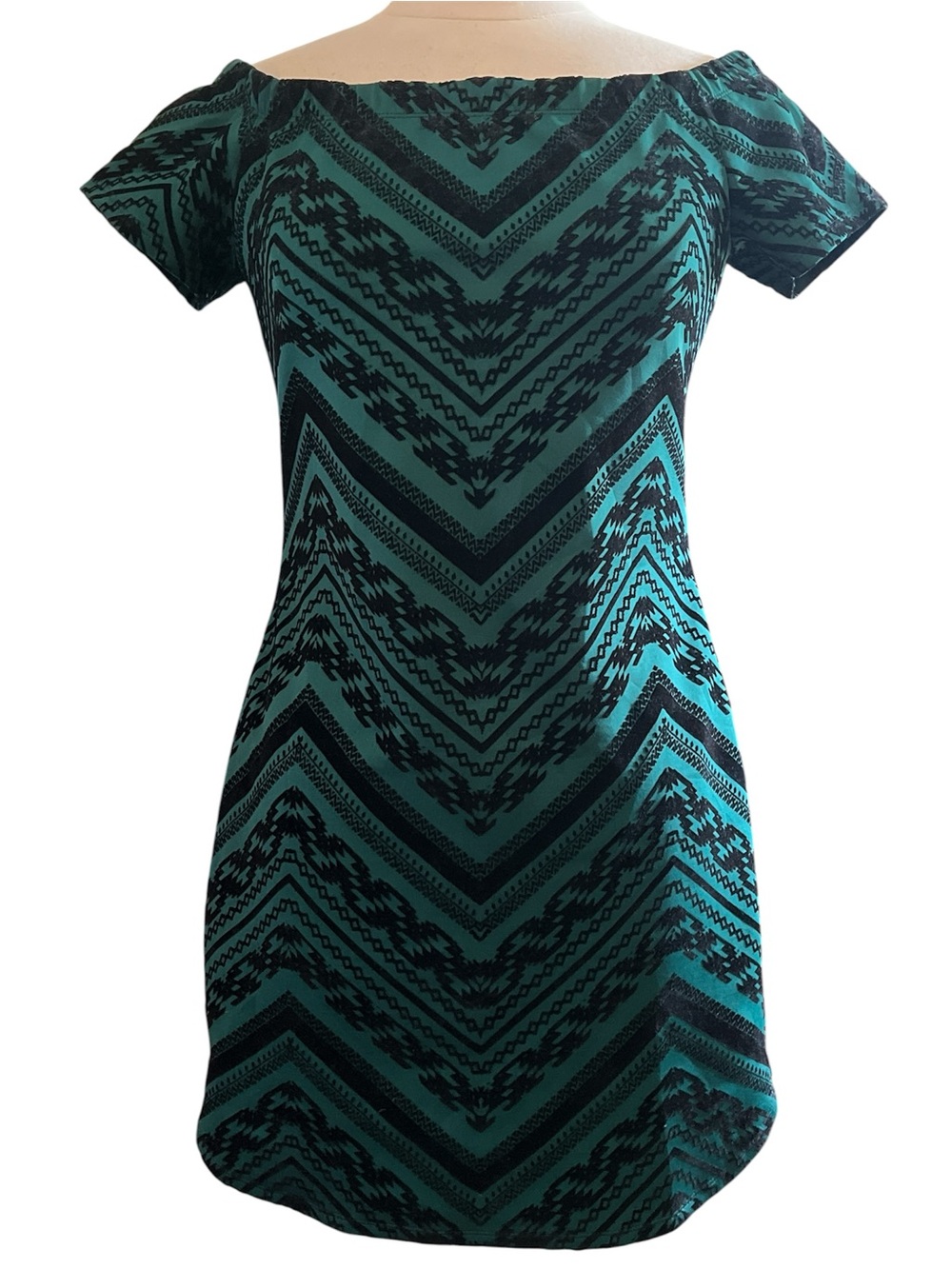 bailey blue Green and Black Velvet Chevron Print Off-Shoulder Mini Dress Size XL